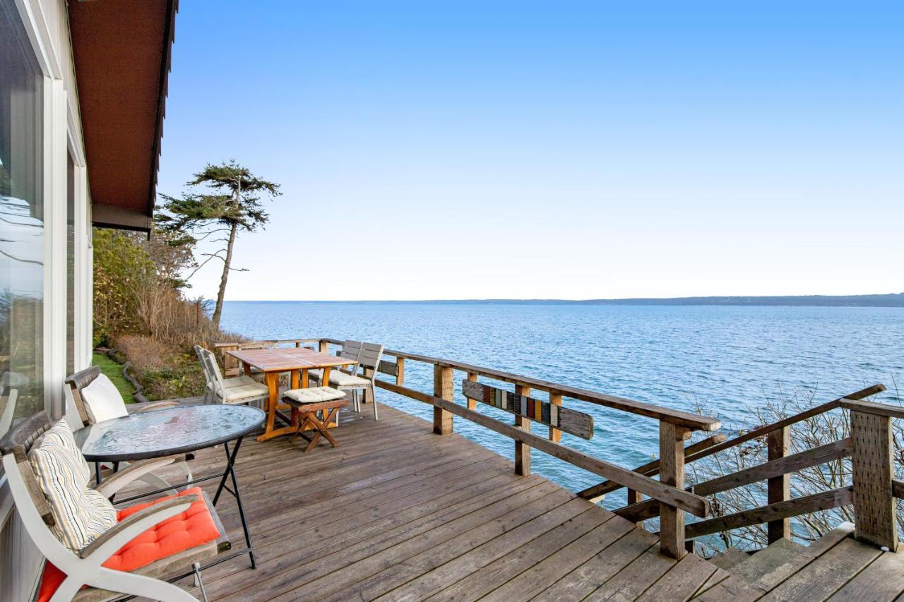 The Artists' Beachhouse Marrowstone Exterior photo
