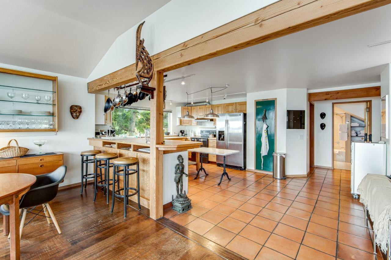The Artists' Beachhouse Marrowstone Exterior photo