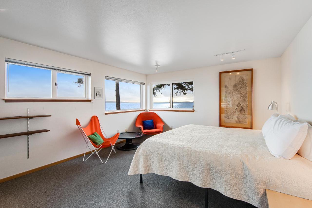 The Artists' Beachhouse Marrowstone Exterior photo