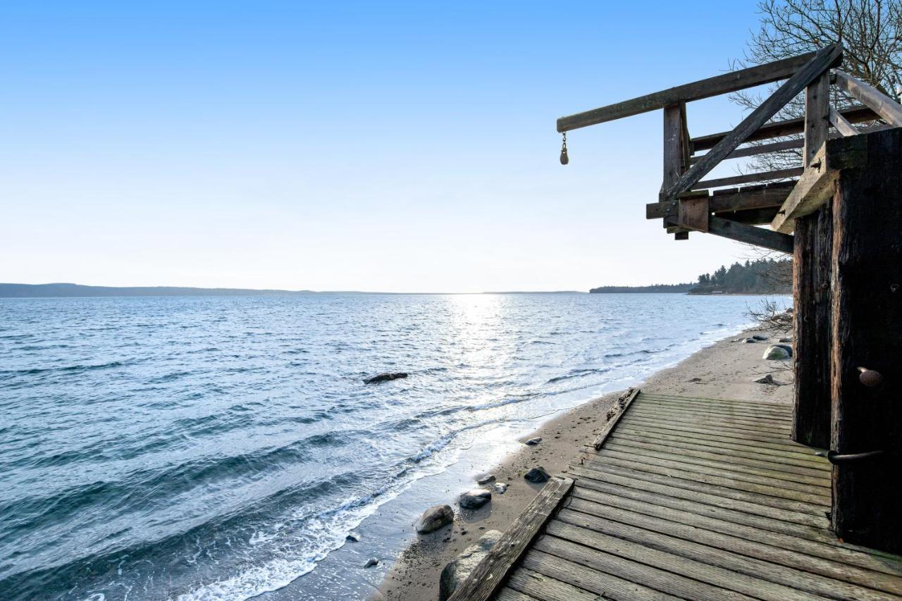 The Artists' Beachhouse Marrowstone Exterior photo